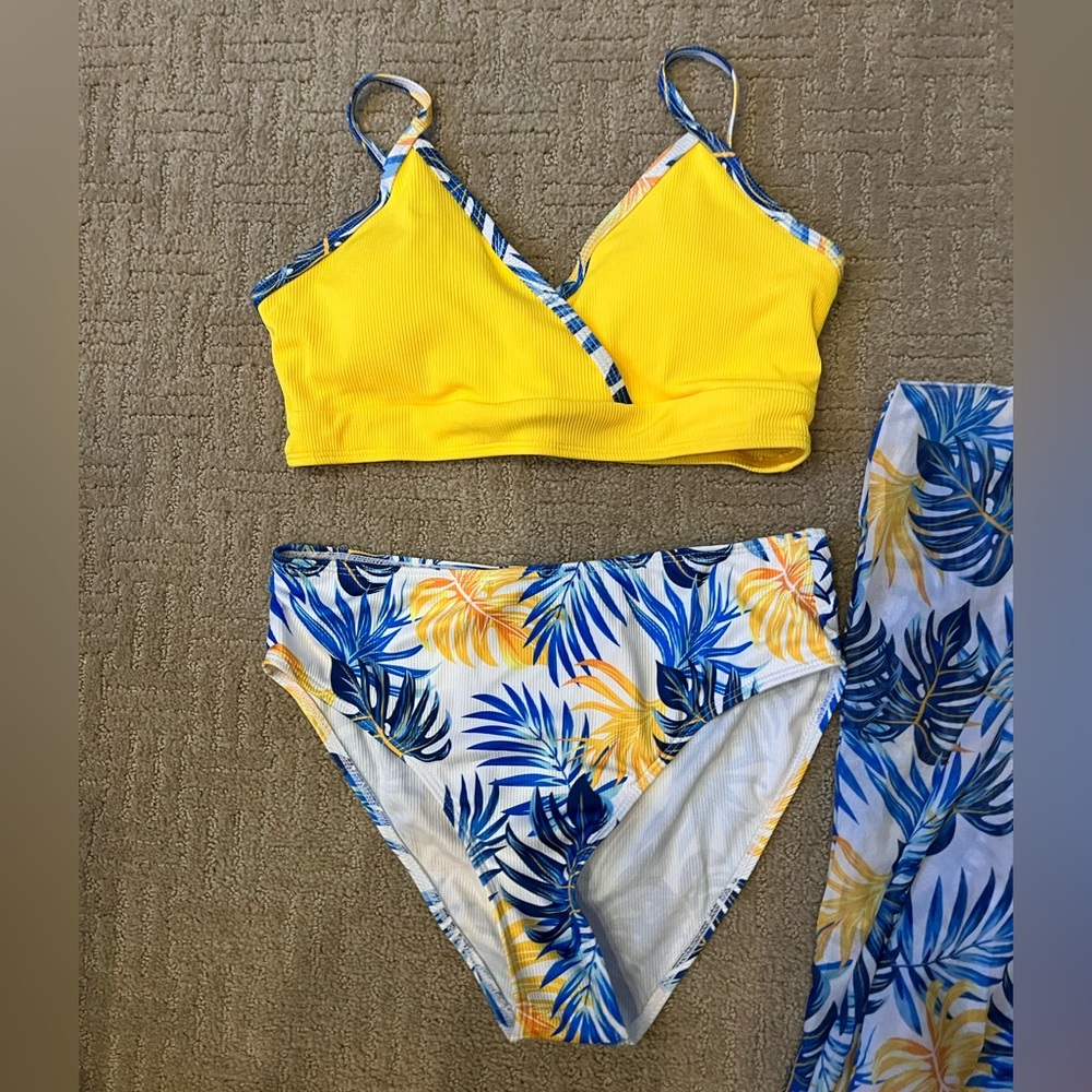 Cupshe Girls 14Y- Yellow and Blue Tropical Bikini Set